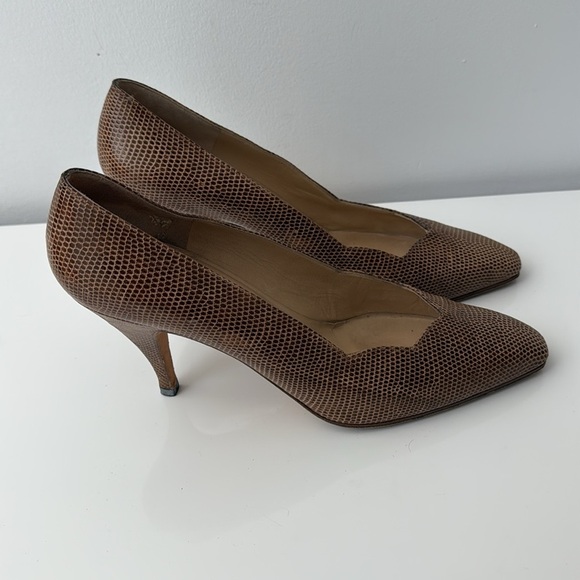 Vintage Rene Mancini Tan Textured Heels - Picture 3 of 10